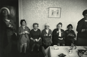 England, 1965 – print by Eve Arnold – OstLicht